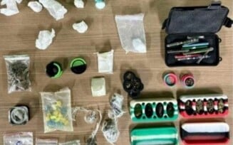 Suspeitos que saíram do DF rumo a rave de Goiânia para vender drogas são presos