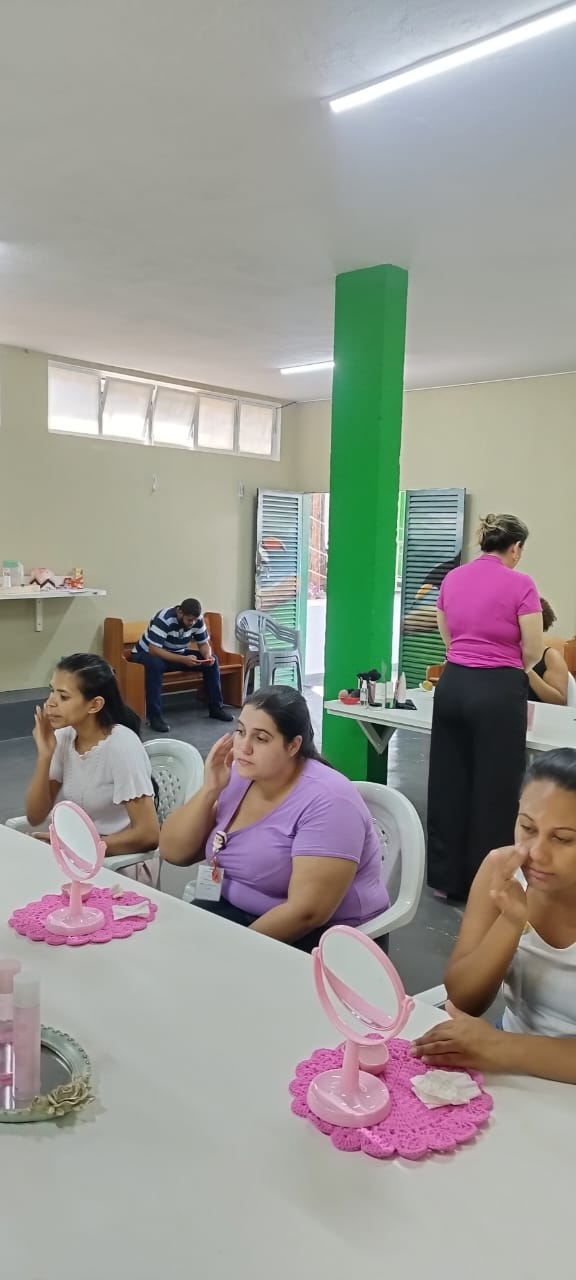 Hugo promove dia de beleza e cuidados com a pele para colaboradoras