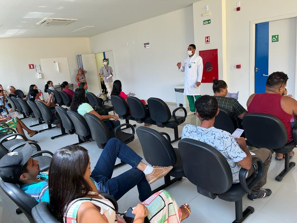 Palestra na Policlínica de Posse alerta sobre osteoporose