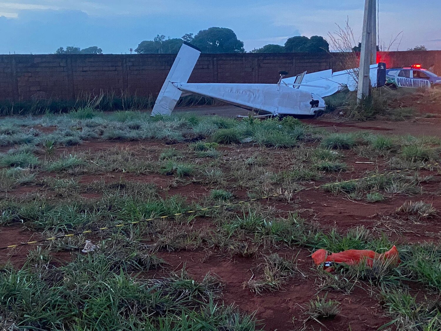 Aeronave de pequeno porte cai em Trindade