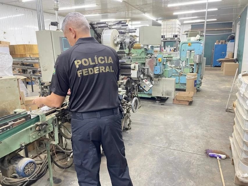 Fábrica de cigarros falsificados é fechada em Minas Gerais