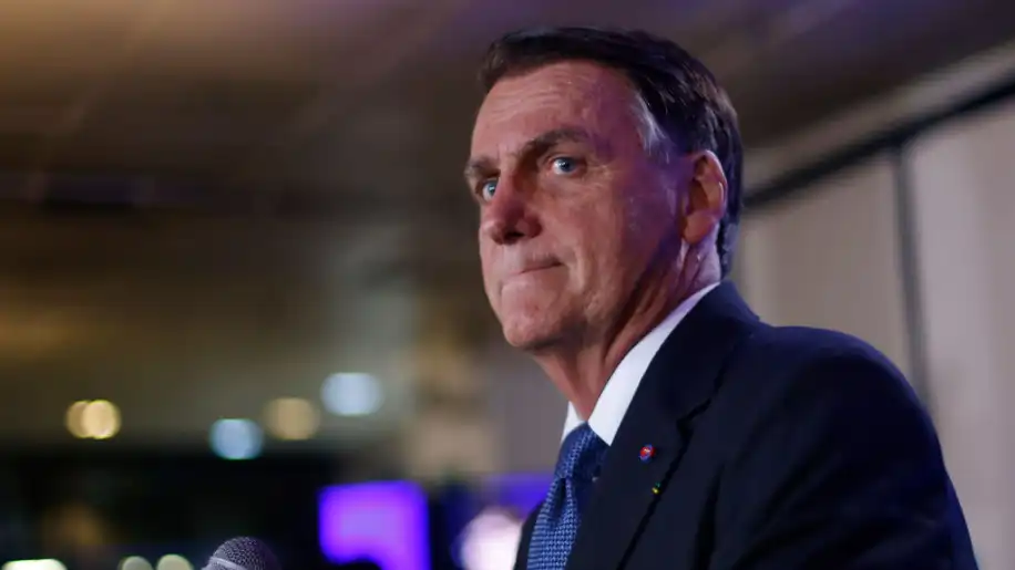 STF mantém multa a Bolsonaro por reunião com embaixadores