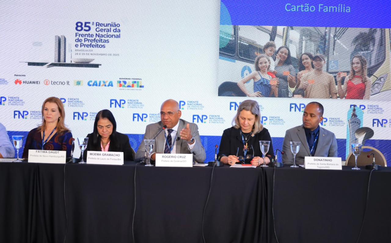 Prefeitos debatem mobilidade urbana em Brasília