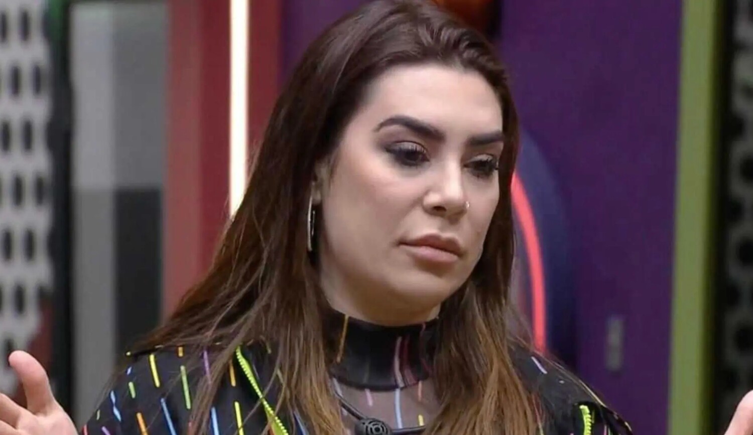 Naiara Azevedo mostra hematomas e revela ameaças do ex: ‘Vou acabar com a sua vida’
