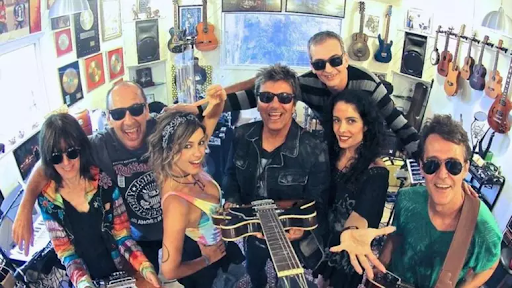 Blitz tira público do chão no Bolshoi em show bem-humorado