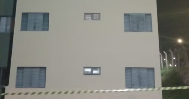 Bebê de quatro meses é internada após cair do 3º andar