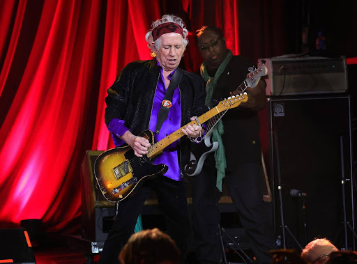 Keith Richards chega aos 80 anos como mestre absoluto dos riffs