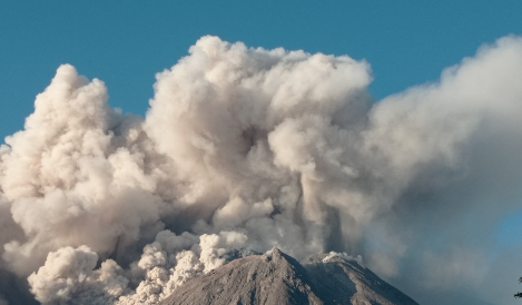 Vulcão entra em erupção ao sudoeste da Islândia