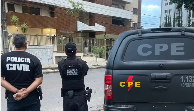 Homem é preso com fuzil fornecido por advogada