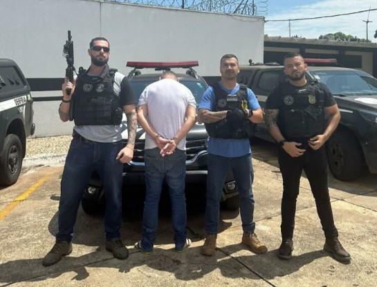 Homem é preso suspeito de se passar por policial civil