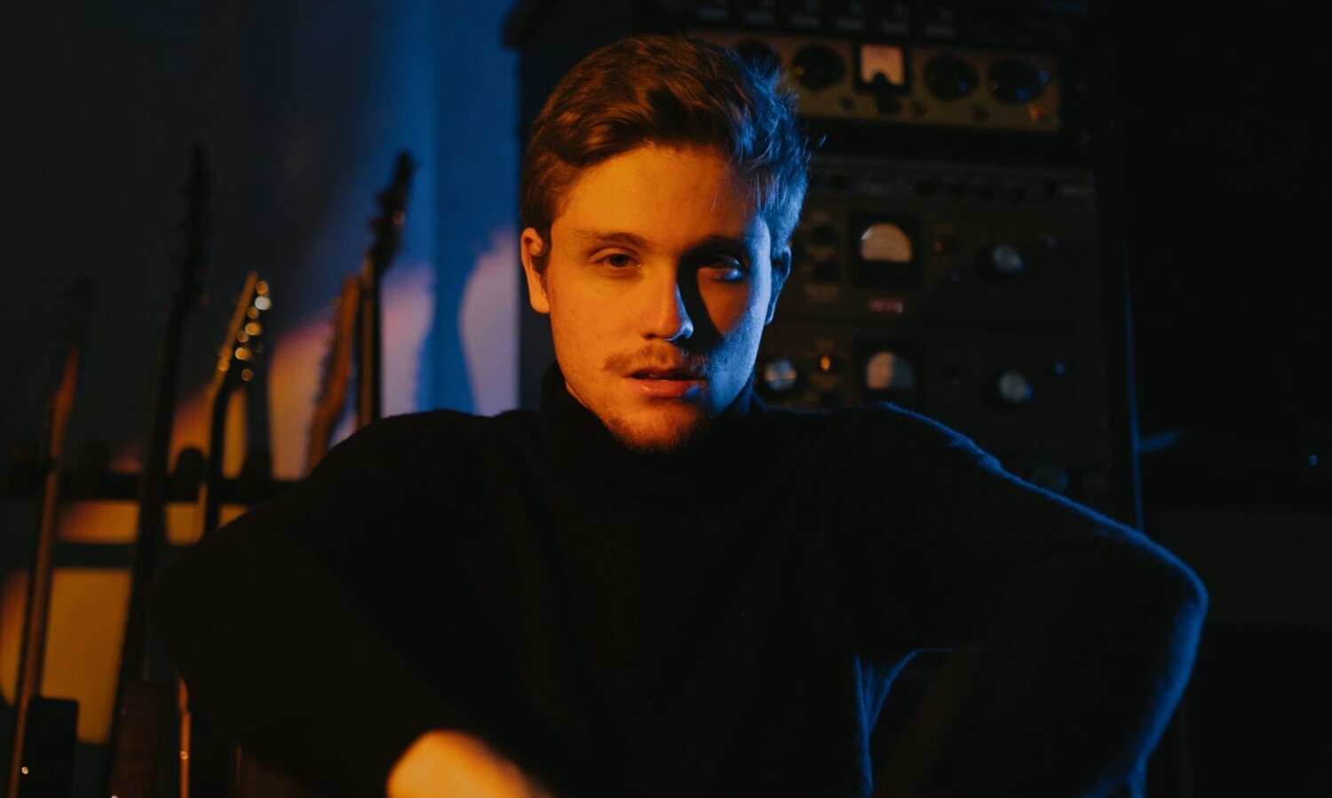 Entrevista: Faria fala sobre "Blackout" e dá spoilers de novo álbum