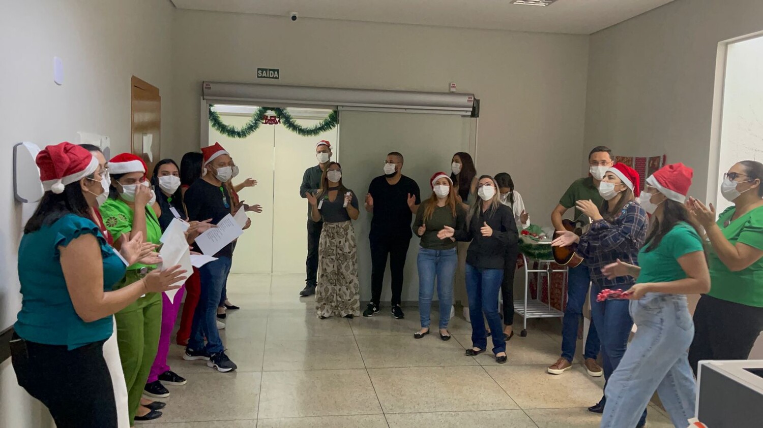 Cantata de Natal emociona pacientes do Hospital de Luziânia