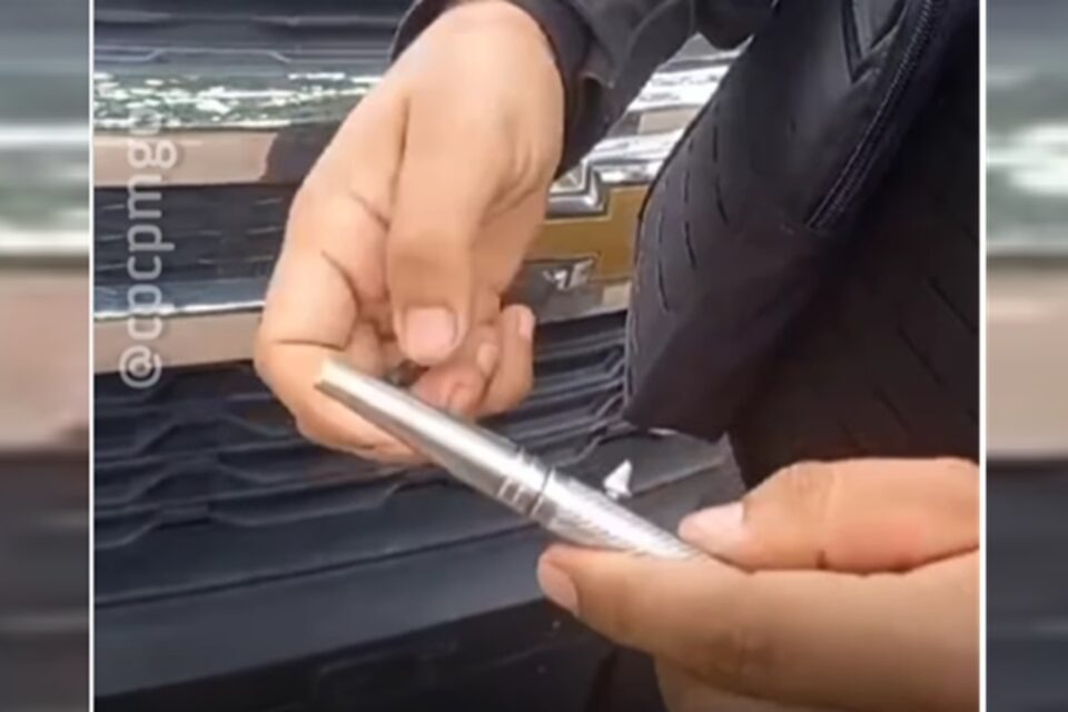 Suspeito de tráfico de drogas é preso com arma disfaçada de caneta