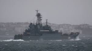 Ucrânia ataca navio russo na Criméia; Rússia diz que 2 caças ucranianos foram destruídos