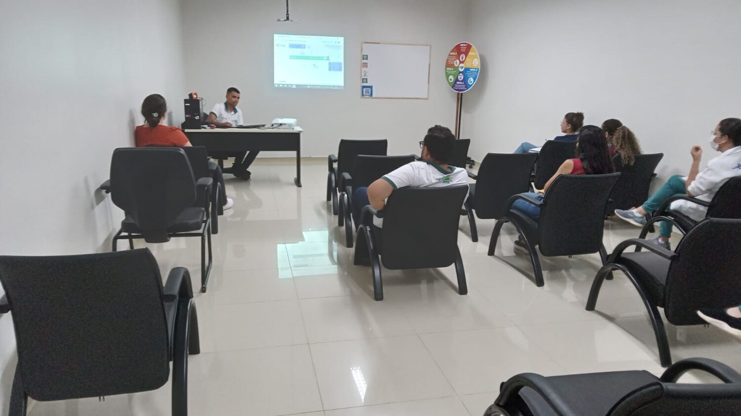 Líderes da Policlínica de Goianésia participam de treinamento sobre a intranet