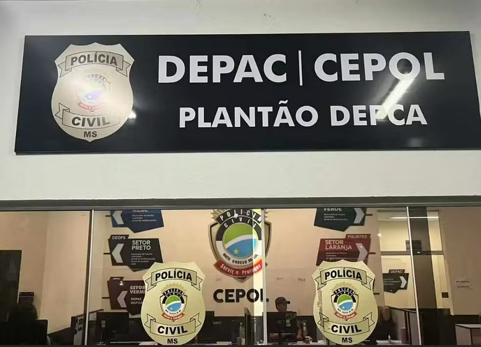 Dois Jovens são atingidos por disparos de arma de fogo na porta de casa