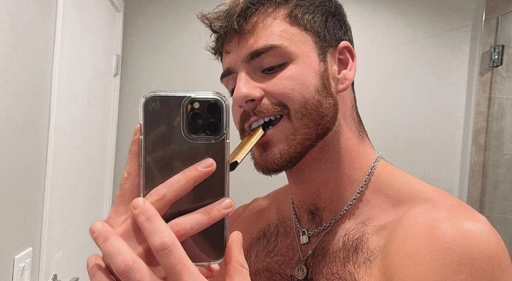 Cigarro eletrônico causa buraco em pulmão de jovem