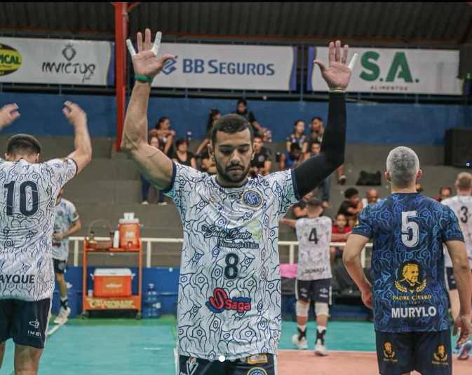 Goianos avançam para as semifinais da Superliga B