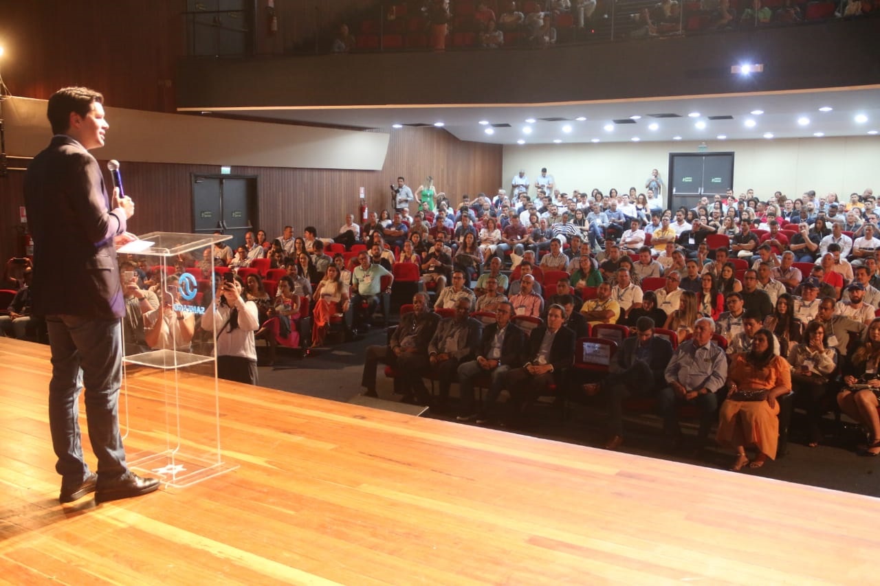 Gestores debatem universalização do saneamento