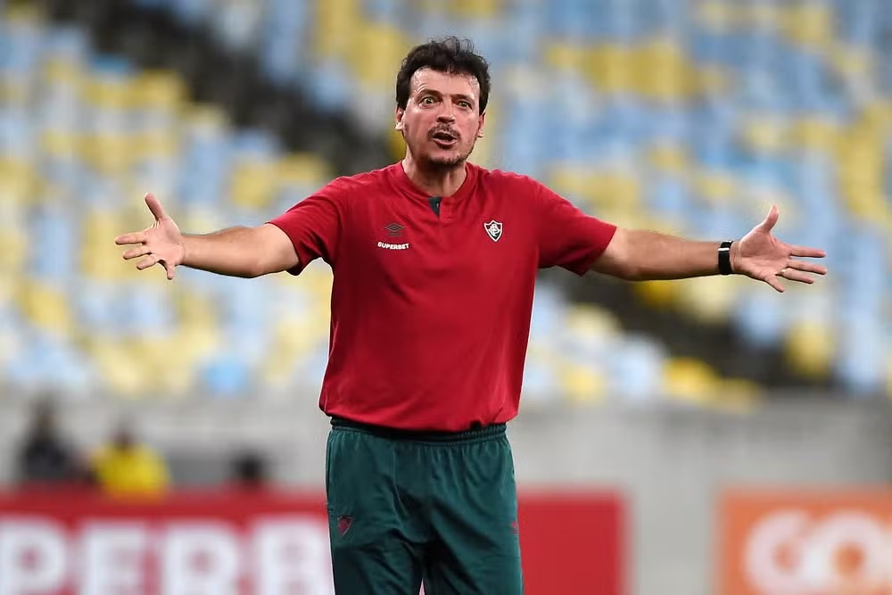 Fluminense: Fernando Diniz deve poupar atletas no jogo de hoje em Salvador