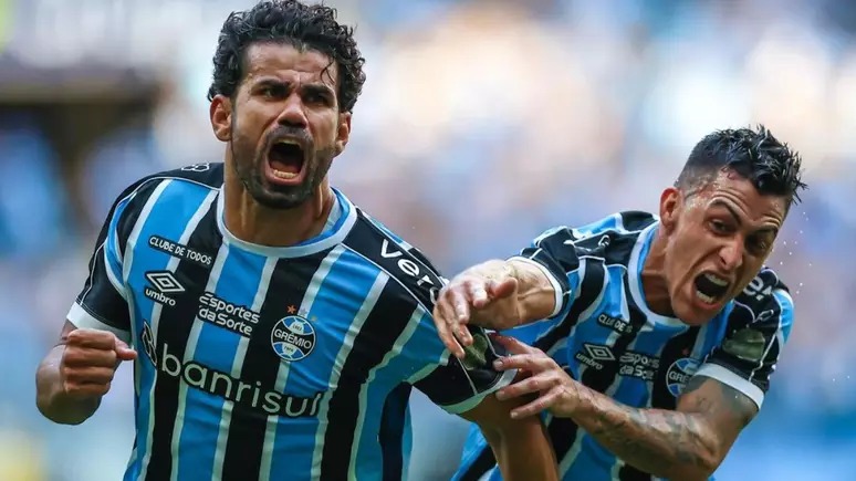 Grêmio enfrenta Athlético PR, atual lider do Brasileirão