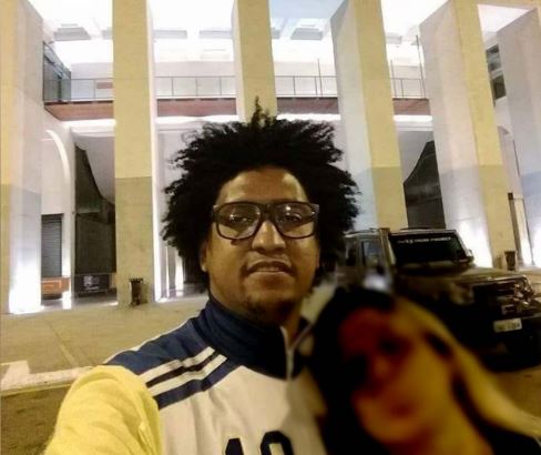 Mulher alega racismo sobre prisão de marido por engano