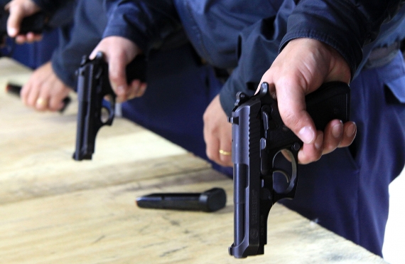 Projeto que libera estados legislarem sobre armas avança na Câmara