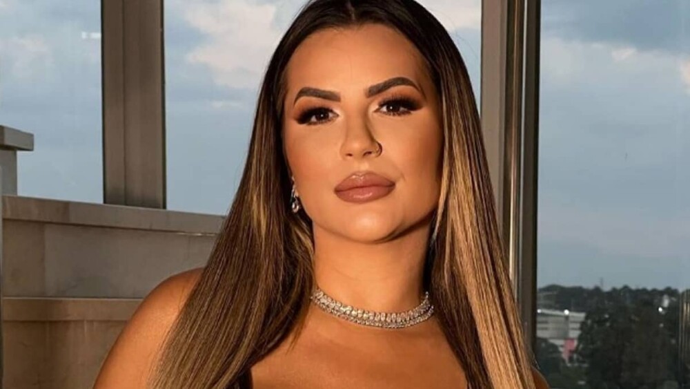 ‘Ryca vírus’? Deolane Bezerra surpreende internautas ao mostrar antes e depois da fama