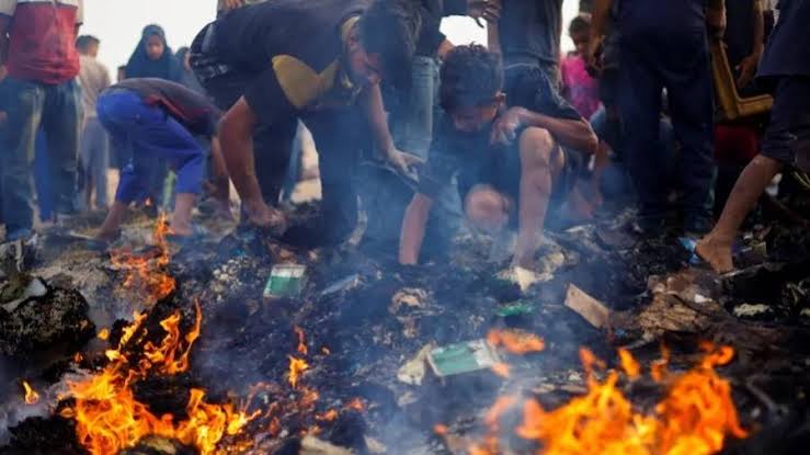 Ataque ao acampamento de Rafah deixa dezenas de pessoas feridas