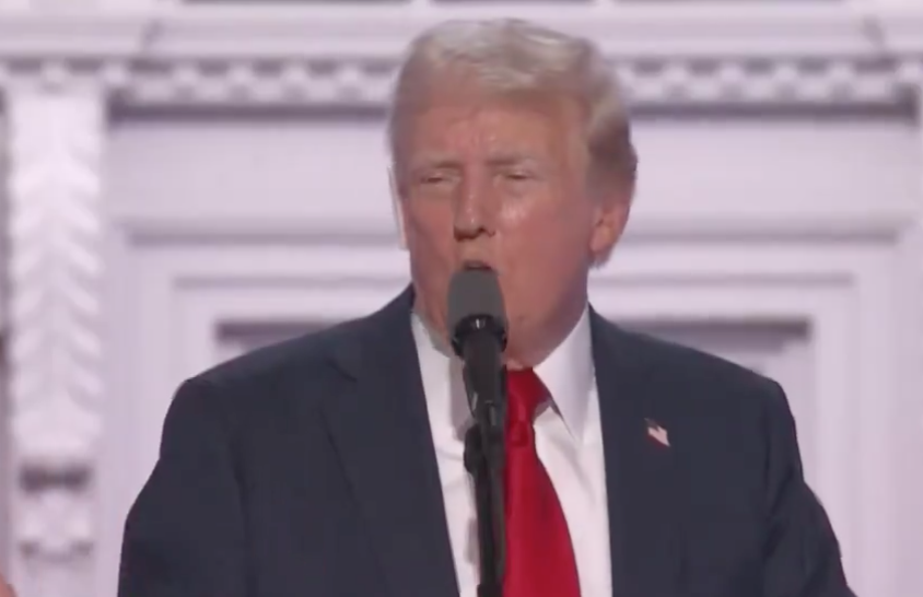 Trump prega unidade e diz ter Deus consigo em convenção pós atentado
