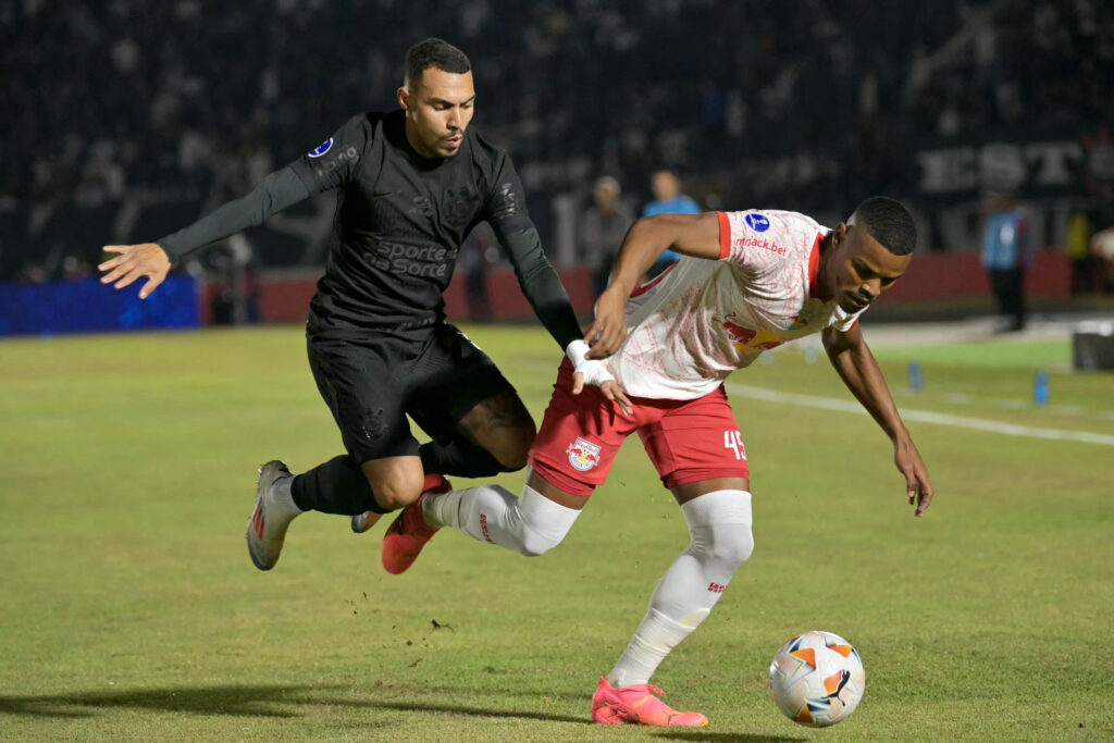 Corinthians e Bragantino disputam a vaga para as quartas
