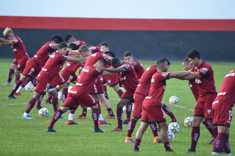 Elenco jovem pode ser trunfo do Dragão contra o rival
