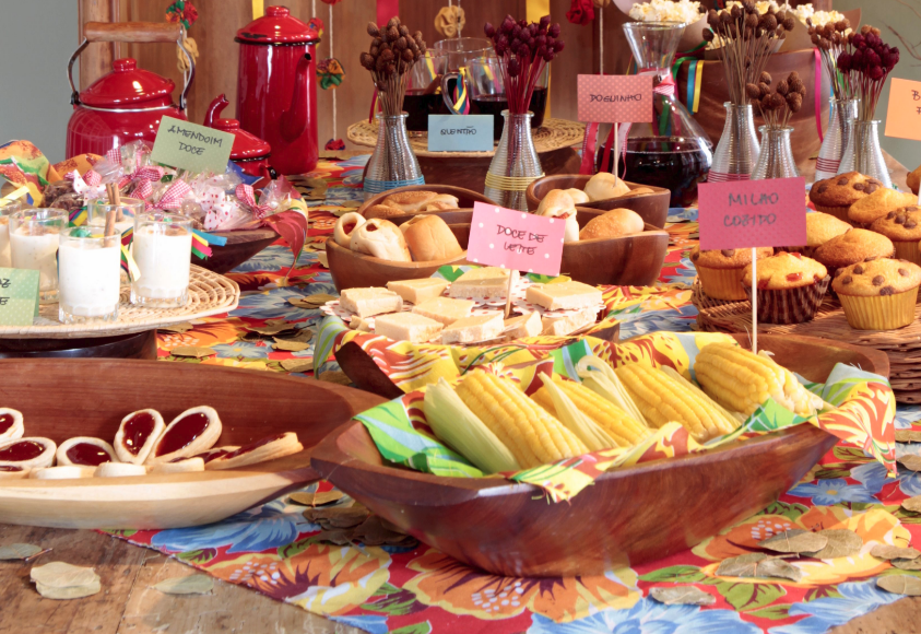 Shopping realiza festa junina com barraquinhas típicas e quadrilhas