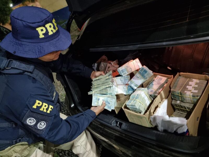 PRF detém homem transportando mais de R$ 2,5 milhões de origem incerta