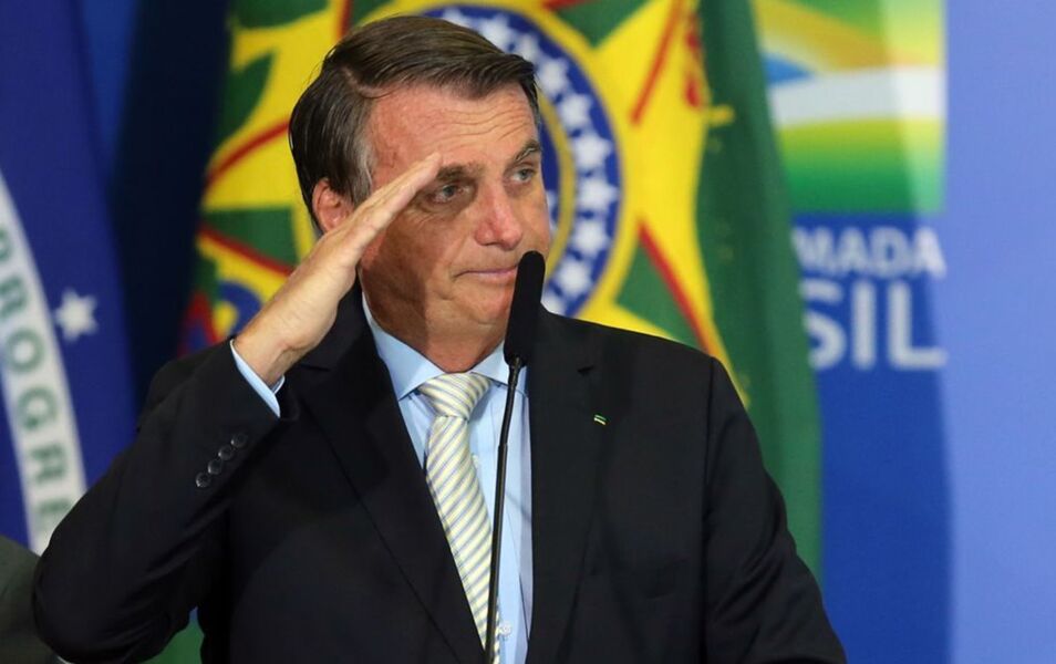 Bolsonaro vota logo cedo no Rio de Janeiro e afirma: 'expectativa é de vitória'