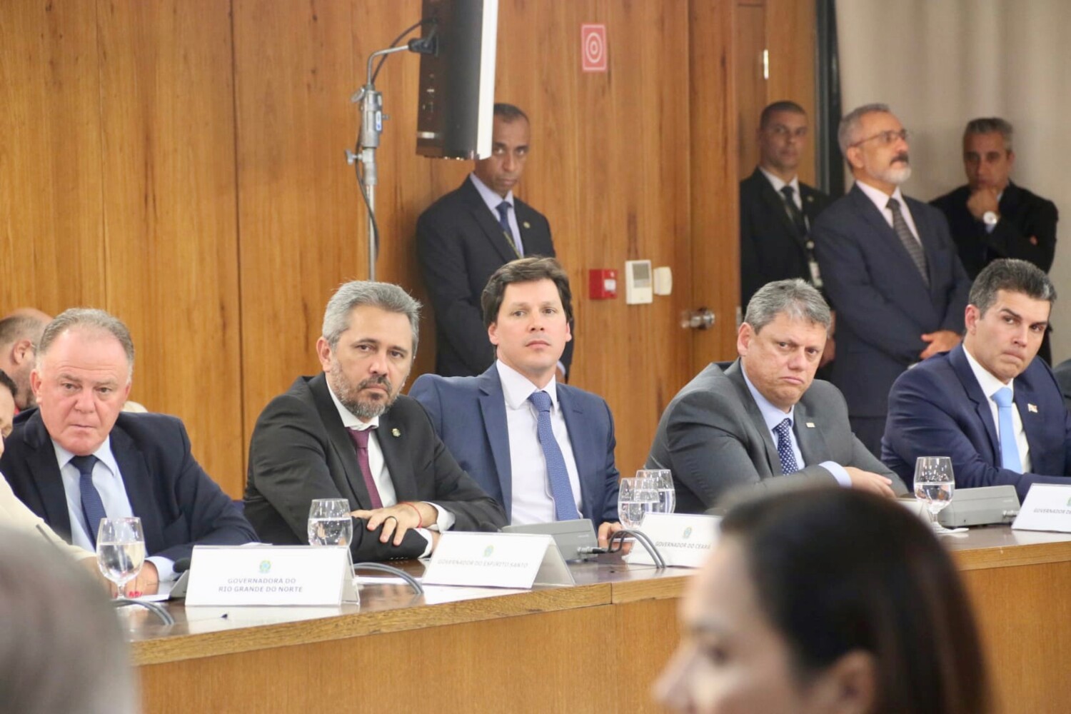 “Reafirmamos o apoio à democracia”, diz Daniel, após reunião com Lula