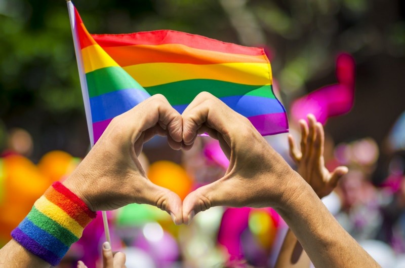 Lei aprovada em Uganda impõe pena de morte a homossexuais