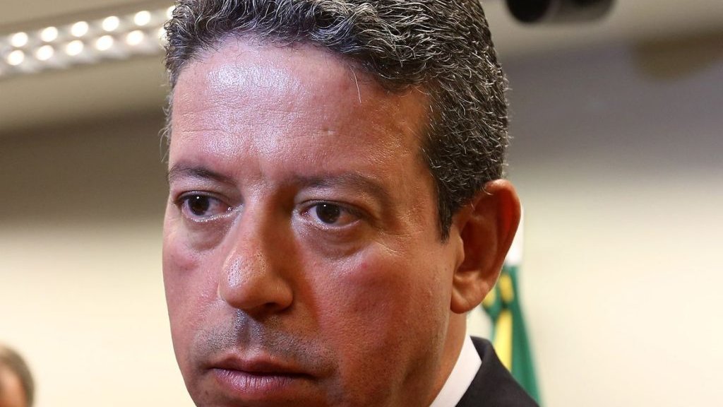 Lira adianta reunião com líderes para tentar votar reforma tributária
