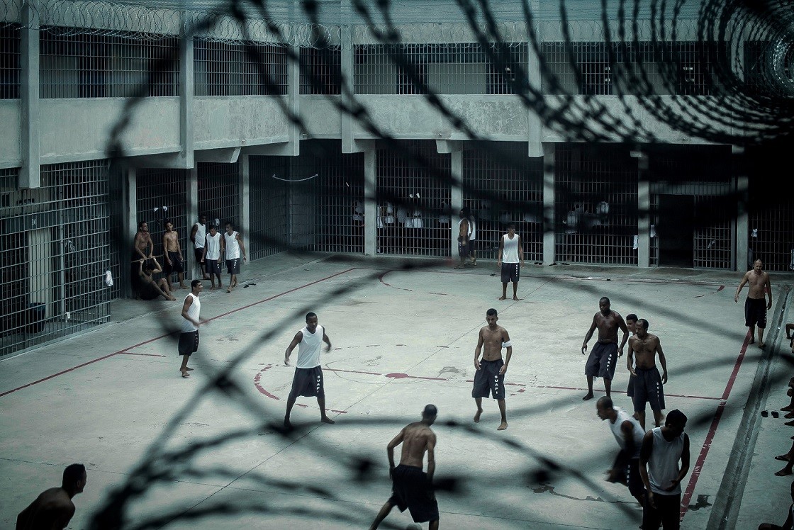 Penitenciárias brasileiras – Faixa etária, cor e escolaridade dos prisioneiros