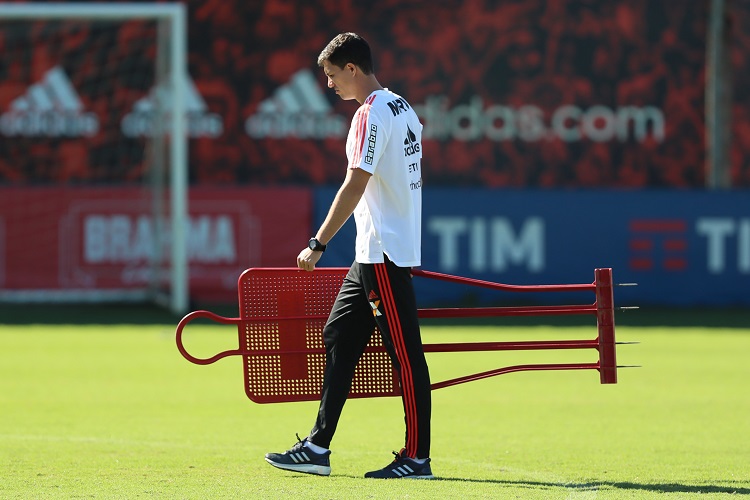 Fla busca classificação em primeiro na Argentina