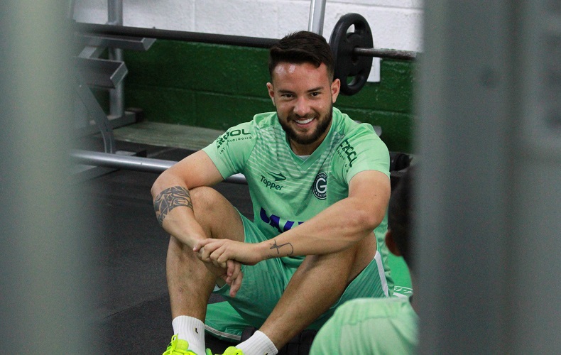 Meia comemora reação esmeraldina na Série B