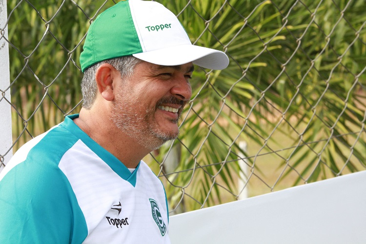 Vencer para continuar rindo à toa