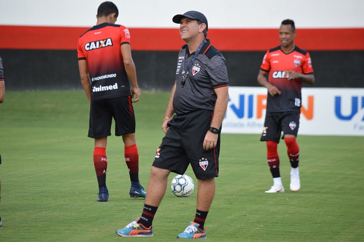 Ainda olhando para o alto