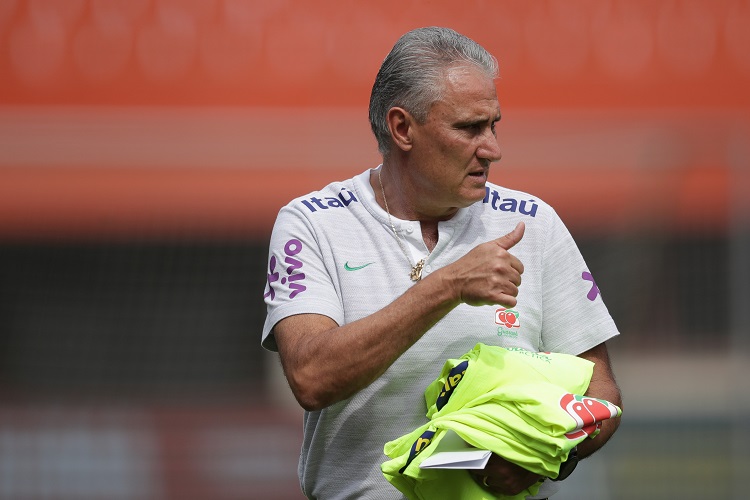 Tite nega contato com o Real Madrid e prega foco na seleção