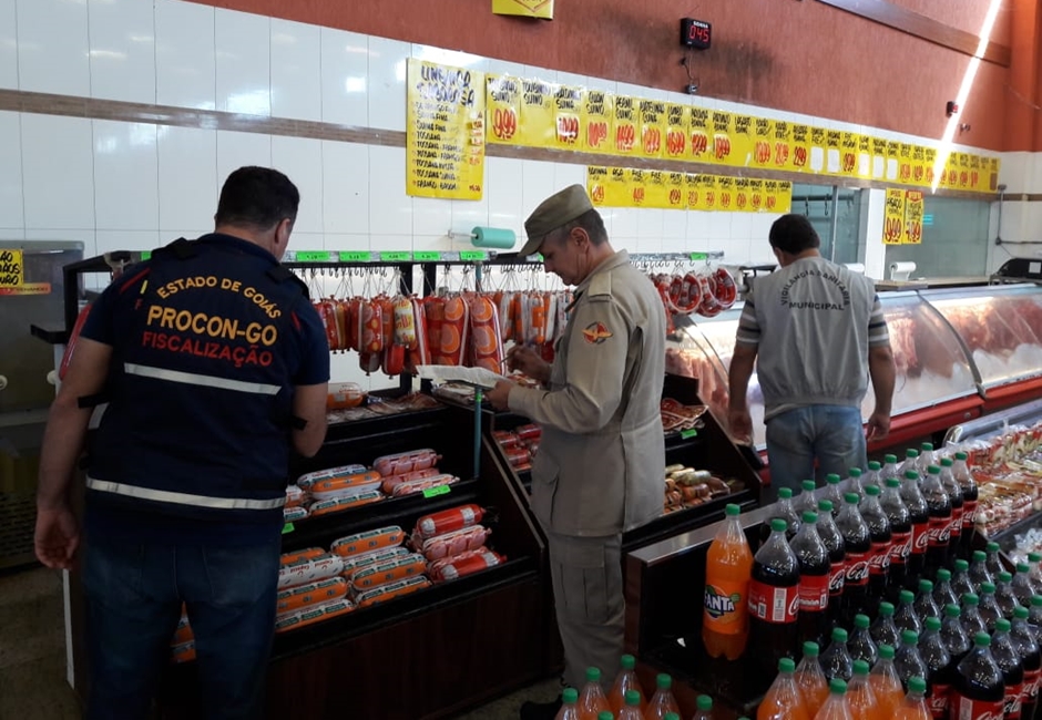 Supermercado é interditado no Jardim Guanabara, em Goiânia