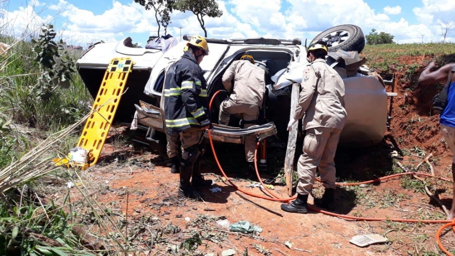 Quatro pessoas ficam feridas em acidente na GO-346