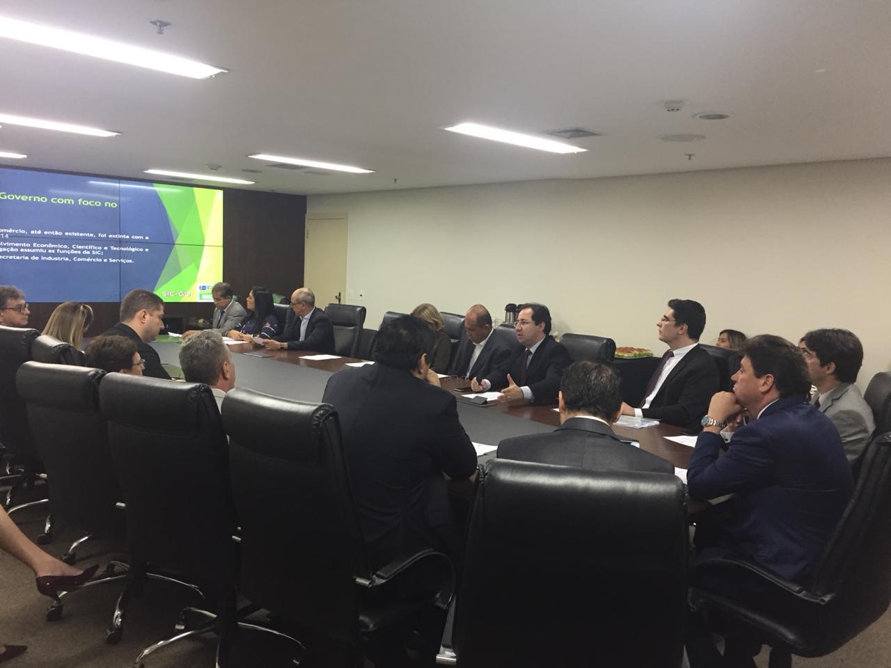 Wilder apresenta planejamento estratégico aos servidores da SIC