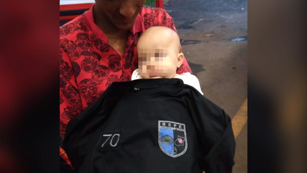 Policiais salvam bebê de cinco meses que se engasgou com medicamento, em Goiânia