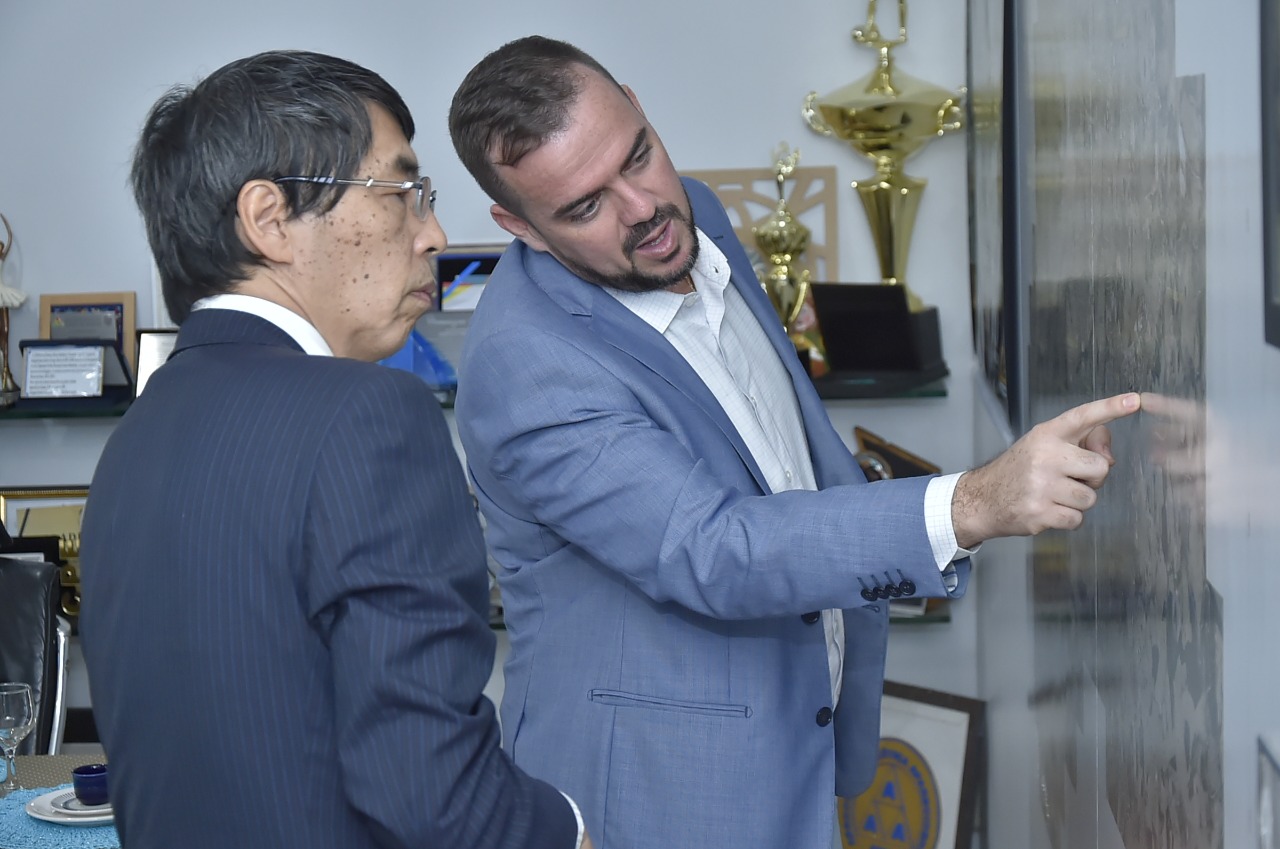 Gustavo Mendanha recebe embaixador do Japão no Brasil em Aparecida