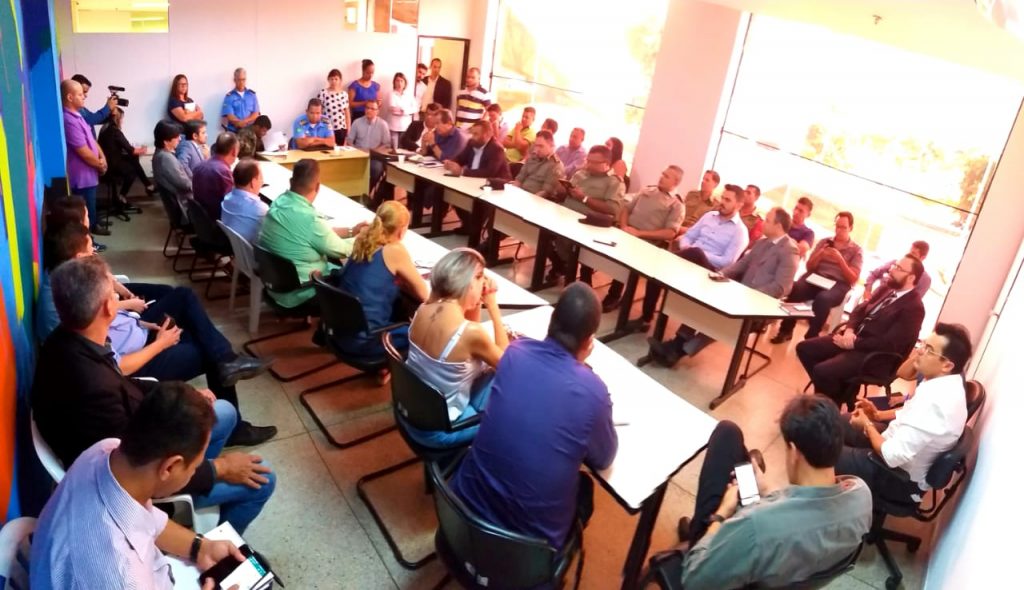 Prefeitura e  feirantes  dialogam sobre obra na Praça do Trabalhador